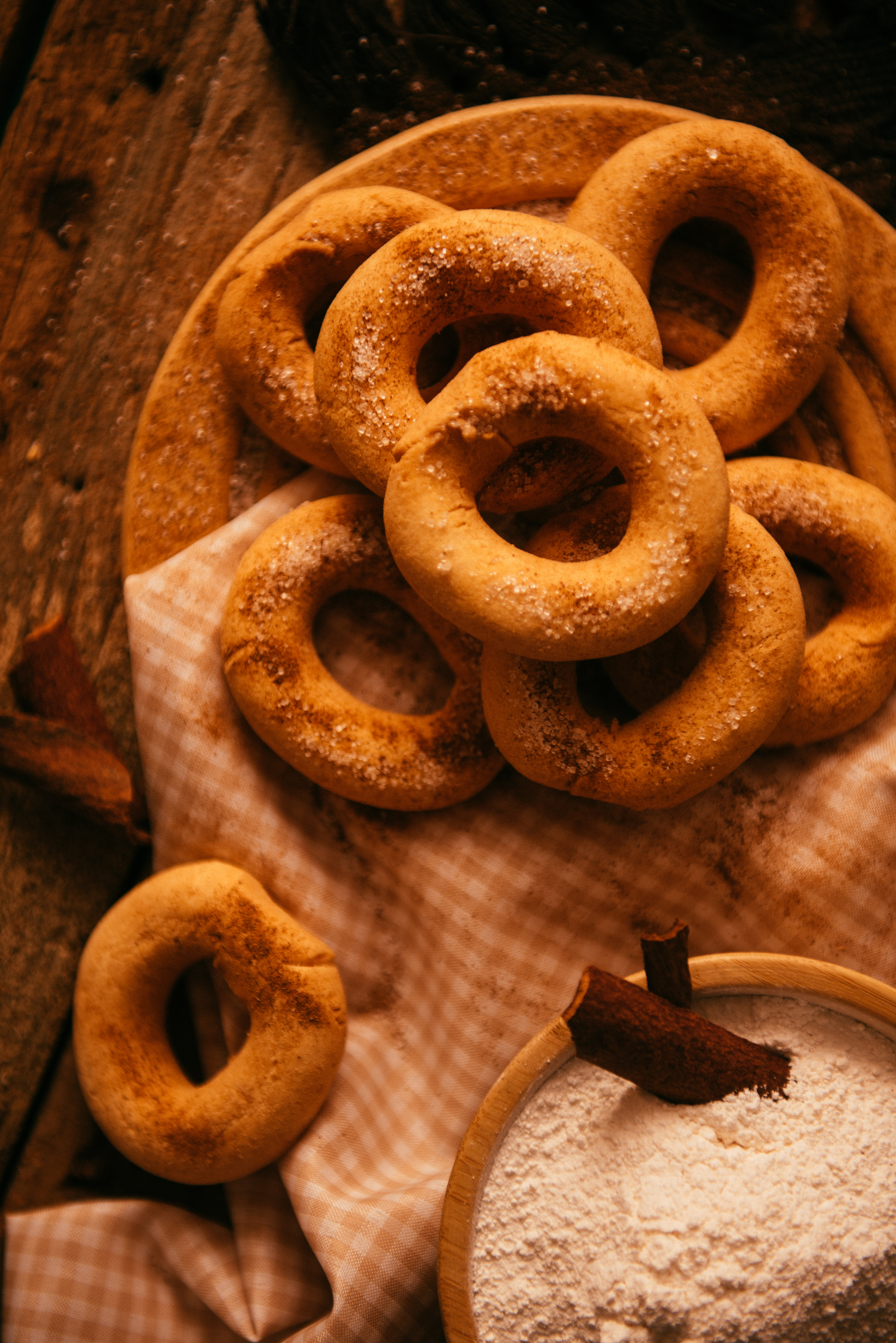 Biscoitos e ingredientes da Mandiok